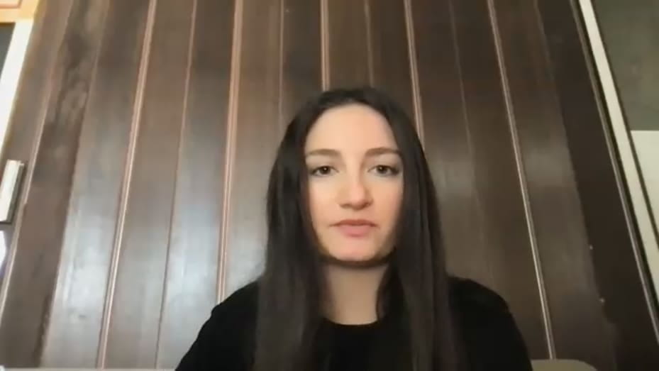 Stefana Masic, Zhong's friend.