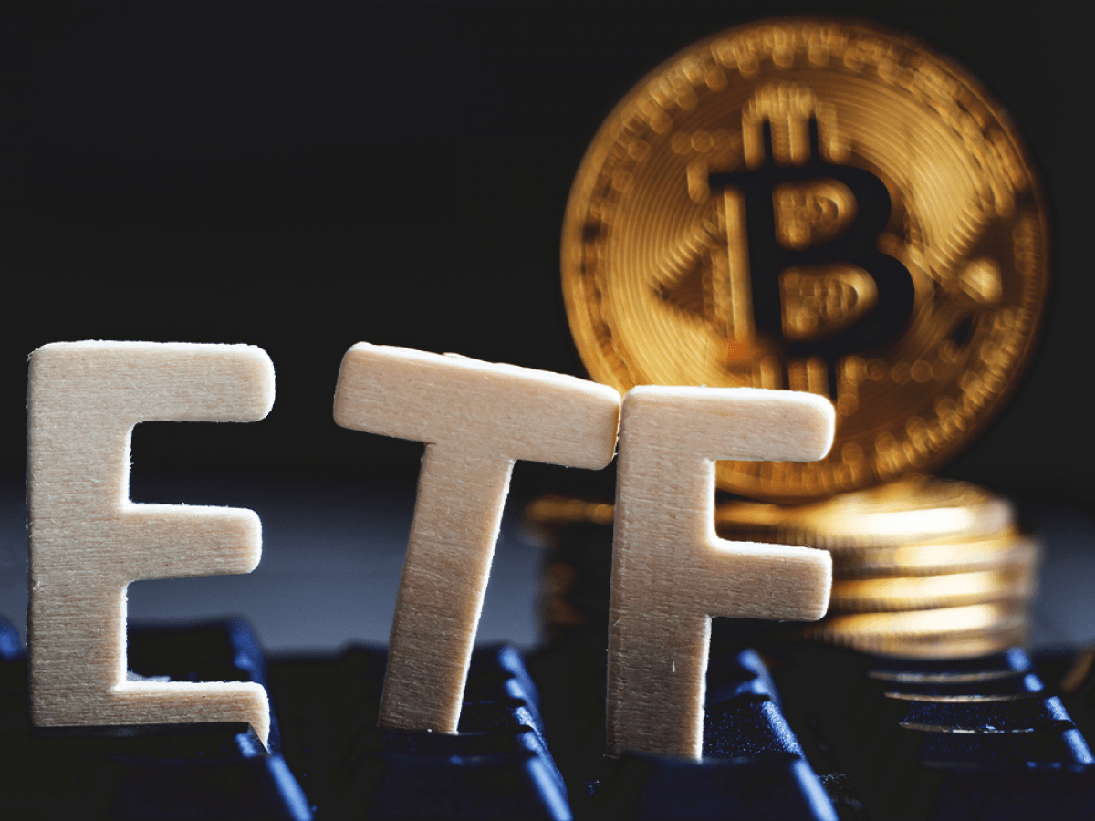 什么是比特币ETF？2次假消息BTC爆拉25个点？ | 初晓链Lola发布于币安广场