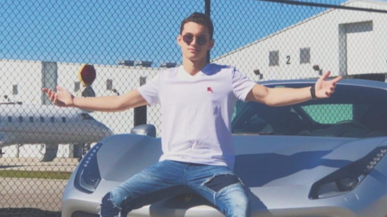 A day in the life of a teenage bitcoin millionaire (77) 사진