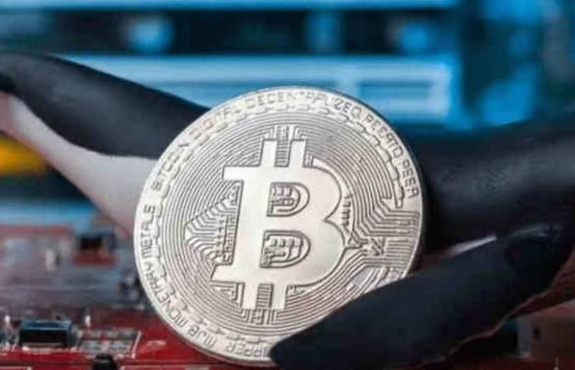 What do opening, closing, and holding positions mean in cryptocurrency  trading? | 奎哥说币 on Binance Square