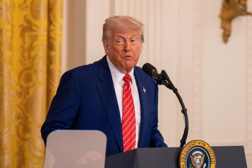 Crypto Giants Back Trump's $300m White House Ballroom