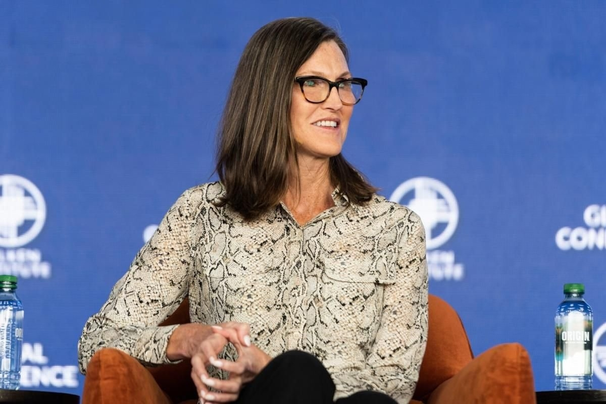 Cathie Wood Takes ARK Venture Fund Onchain With Securitize