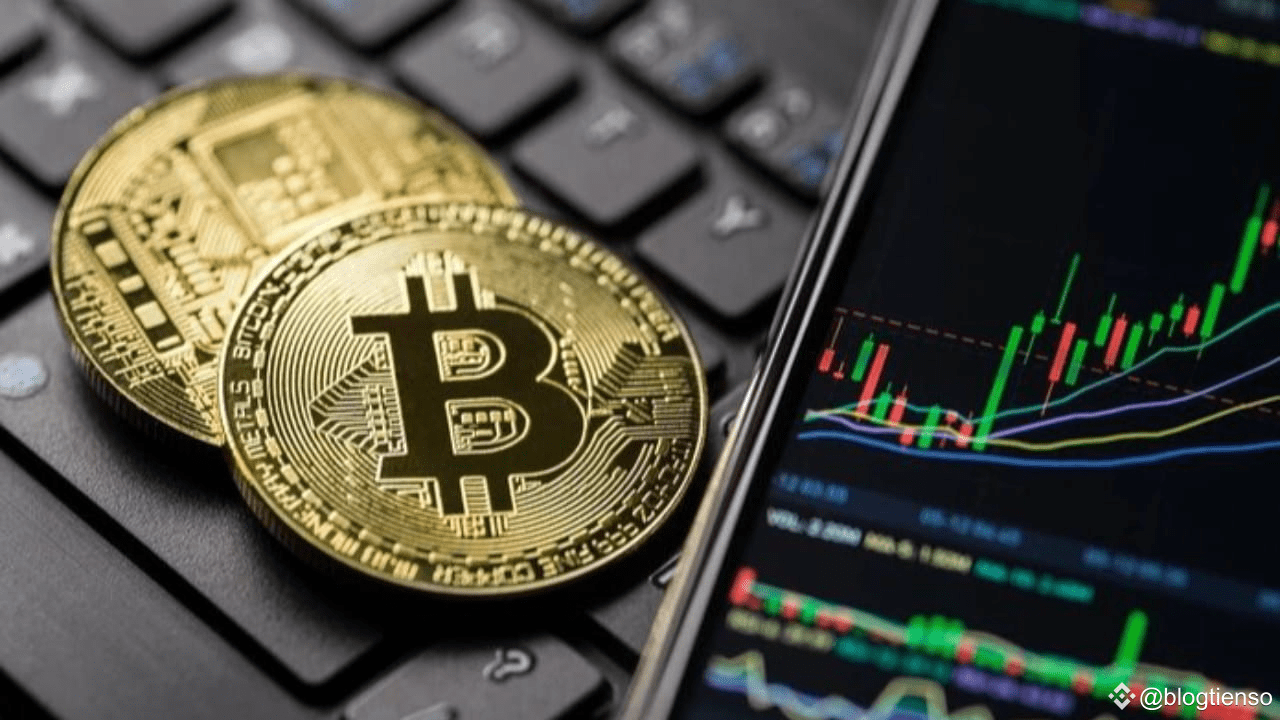 Shocking Bitcoin Price Predictions for 2025 from 10 Top Experts! Including  BlackRock CEO | blogtienso on Binance Square