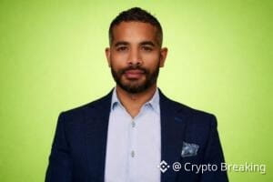 Simon Peters Crypto Analyst Etoro