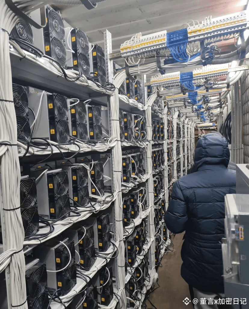 颠覆你的认知！你了解比特币挖矿的耗电量吗？！！ 目前大概每天约450个比特币被挖出，价值3.5亿左右，可背后是超90% | 董言x发布于币安广场