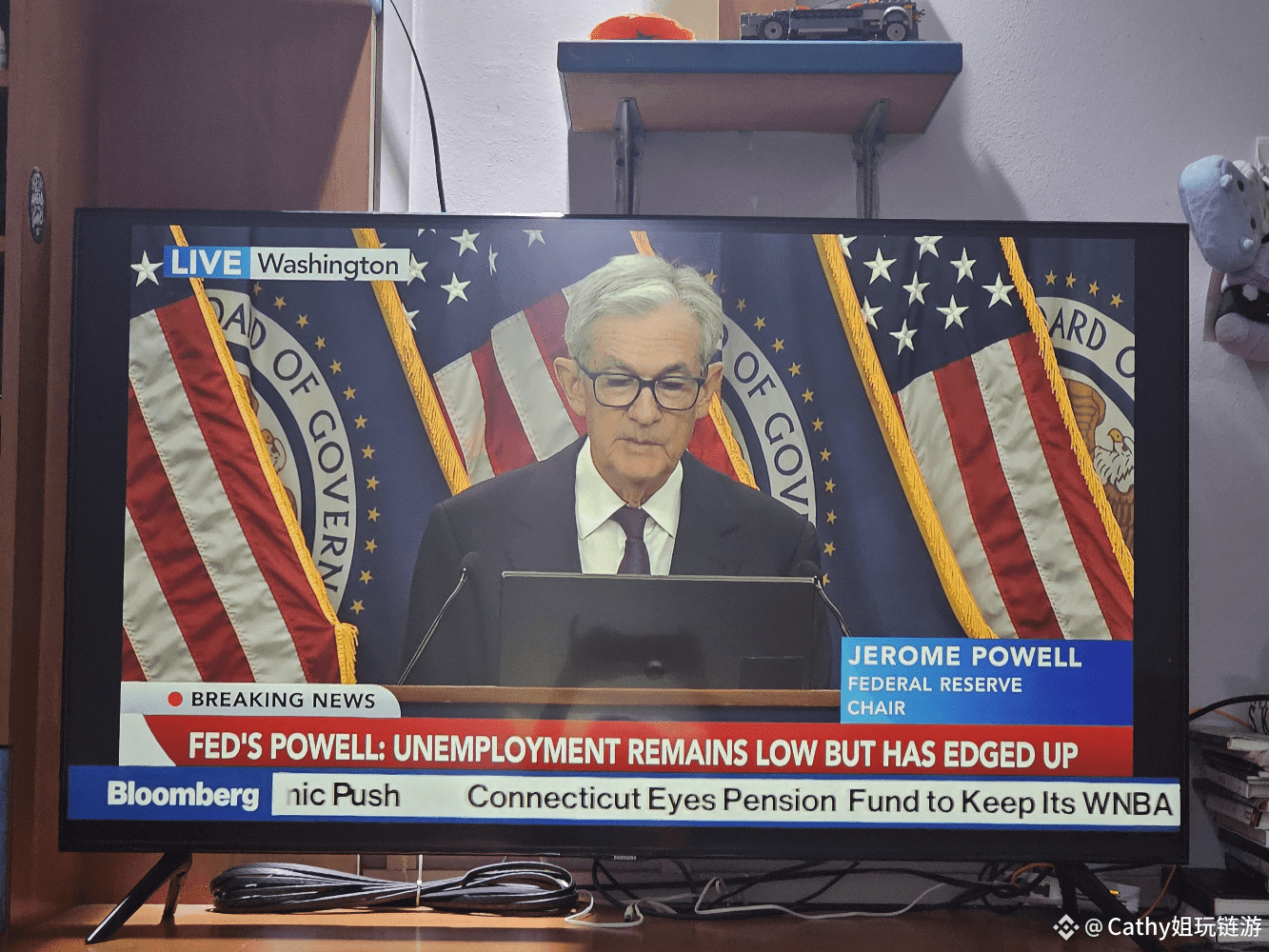 鲍威尔大叔讲话第一句是Good afternoon! +紫色领带​ 鹰派定调了？ #鲍威尔讲话| Cathy姐玩链游on Binance Square