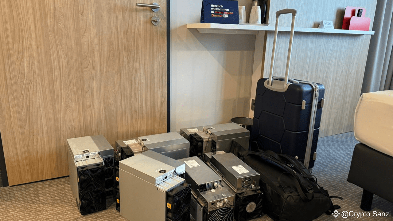 🏨 Bitcoin Miner Moves Into a Hotel... and Brings His Mining Rig! 💻💰 |  Crypto Sanzi on Binance Square