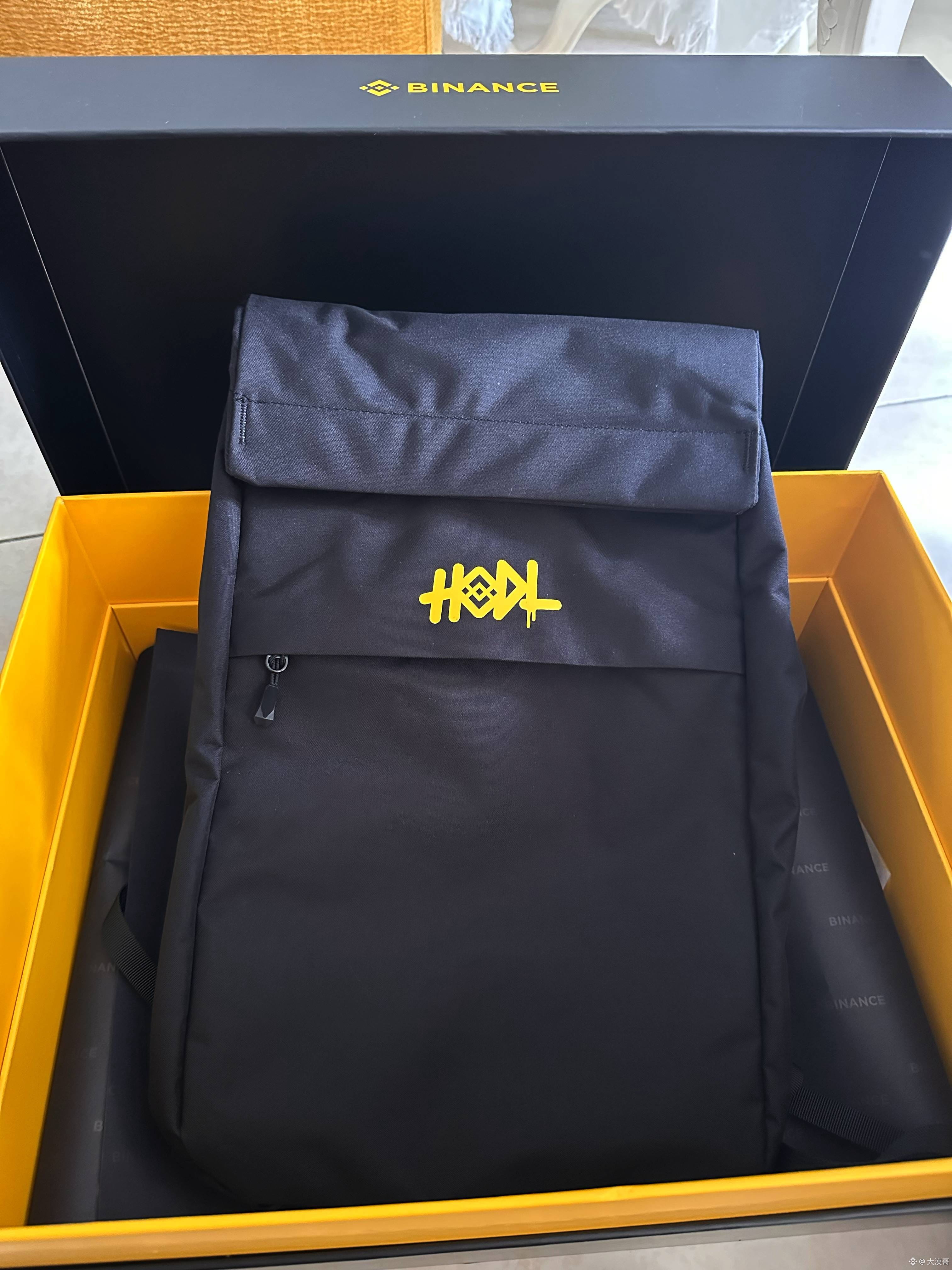 バイナンス（Binance）9周年記念プレゼントセット バイナンス（Binance）9周年記念プレゼントセット The Binance 9th