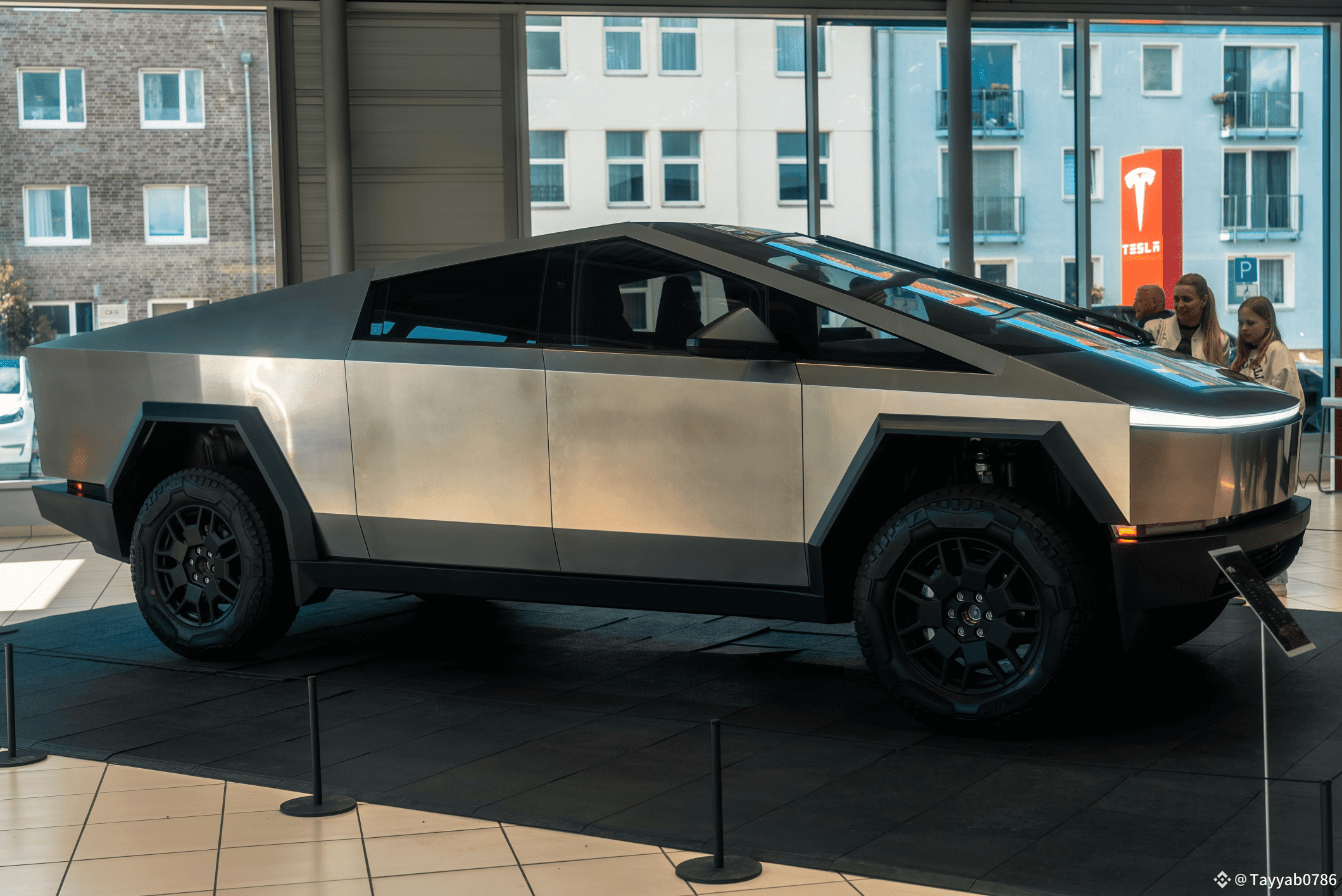 Cybertruck in Trouble? Elon Musk's Dream Facing Major Issues | Tayyab0786 on Binance Square