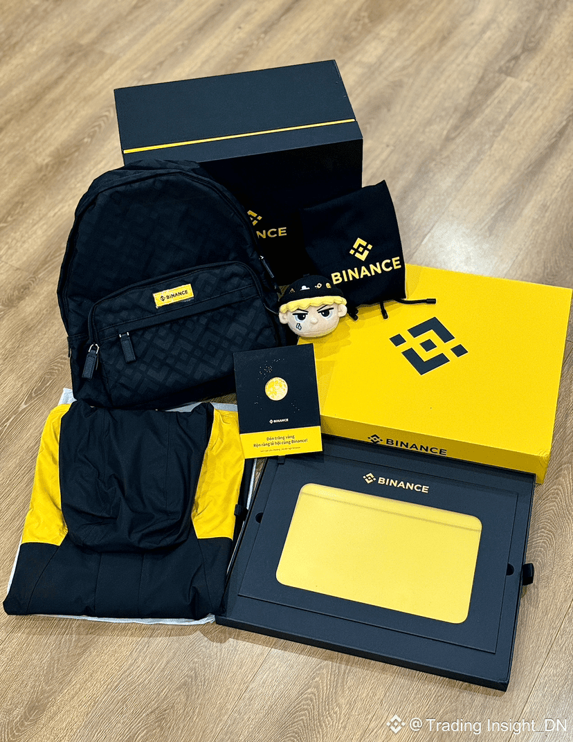 BINANCE ボストンバッグ 黒/黄色　未使用 🔥 I heard that everyone likes Binance gifts the previous