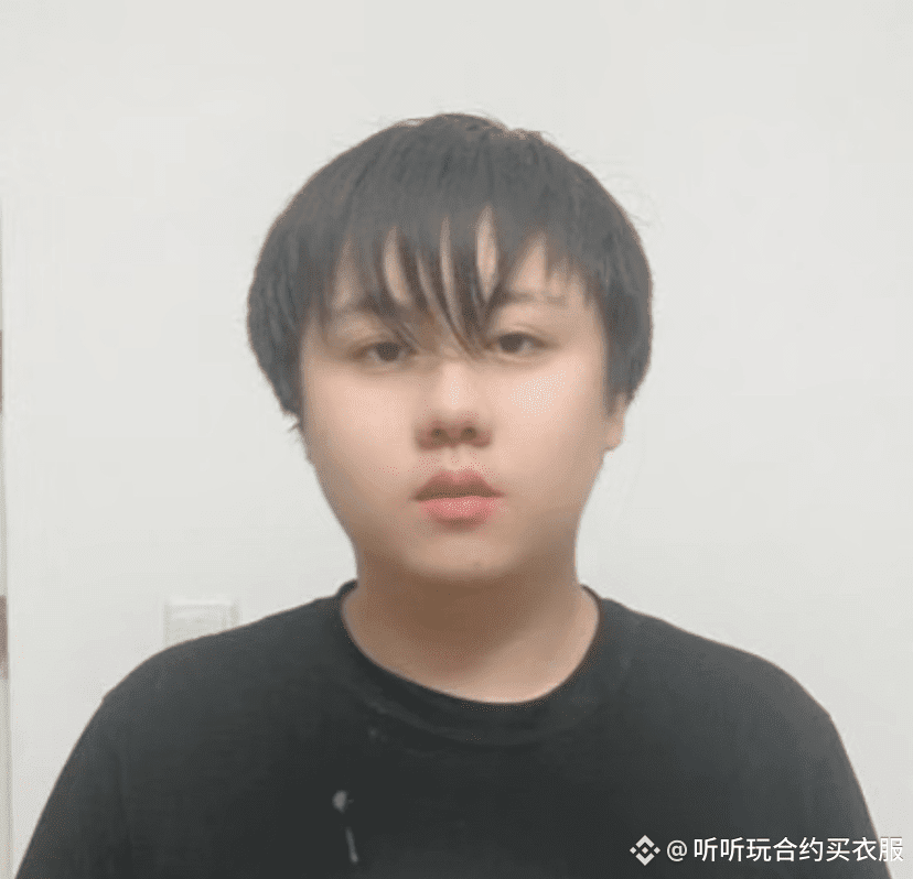 有哥哥认识这个人吗?有人跟我说他是币圈第一大天才#凉兮 | 听听玩合约买衣服发布于币安广场