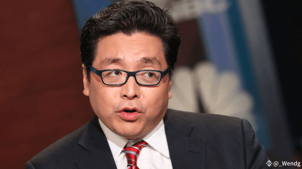 Bitcoin Surpasses $101K, Tom Lee Predicts $250K by 2025 in CNBC Interview |  Wendyy_ on Binance Square